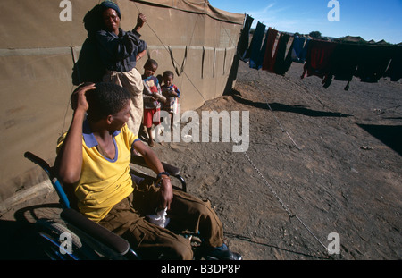 Homme handicapé à l'Schmidtsdrift au nord du Cap, Afrique du Sud. Banque D'Images