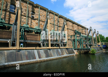 Kahlenberg Wasserkraftwerk der RWW, Rheinisch-Westfaelische Wasserwerksgesellschaft, Muelheim an der Ruhr, Ruhr, NRW Banque D'Images