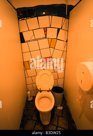 Autriche Vienne toilettes Art moderne style Hundertwasser Banque D'Images