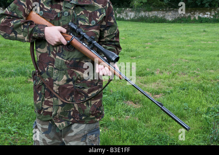 Carabine Calibre 22 Calibre 22 Sporting Rifle POSÉS PAR LA VERSION COMPLÈTE DU MODÈLE Banque D'Images