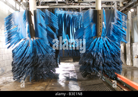 Vue intérieure d'un lavage de voiture Banque D'Images