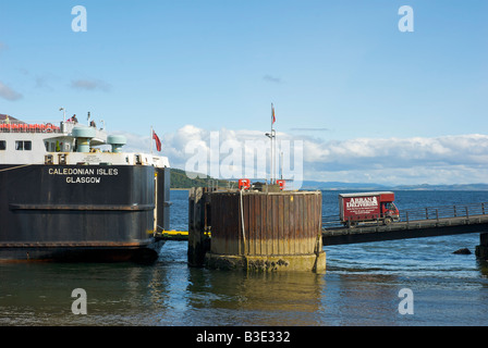 Camion de livraison entraînent le ferry à Ardrossan, dans quay à Brodick, Isle of Arran, Strathclyde, Écosse, Royaume-Uni Banque D'Images