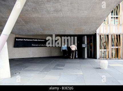 Entrée du public au parlement écossais à Édimbourg Banque D'Images