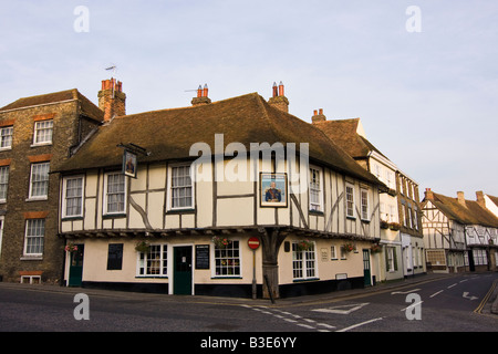 Vue de la rue Strand Sandwich, Kent, Angleterre. Banque D'Images