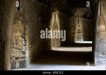 L'arène les couloirs à l'intérieur de l'Amphiteater à Arles France Banque D'Images