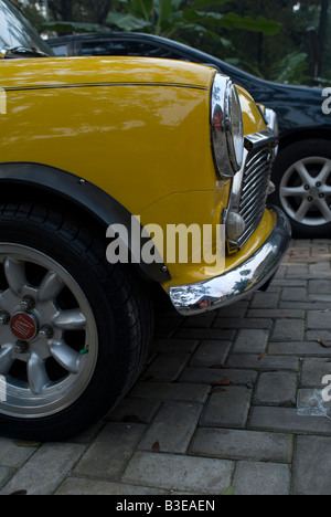 Mini est une petite voiture qui a été produite par la British Motor Corporation de 1959 à 2000 Banque D'Images