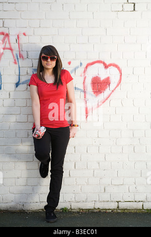 Girl avec graffiti Banque D'Images