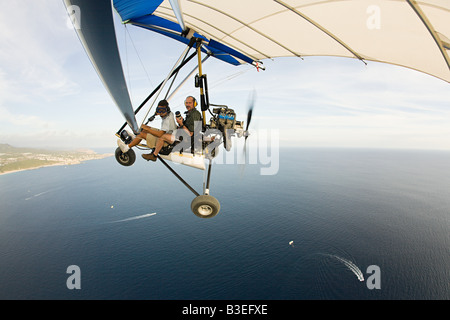 Pilote et photographe sur avion ultra-léger Banque D'Images