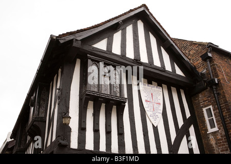 Le Chesterfield Derbyshire UK Royal Oak Inn Shambles C12th plus vieux pub Chesterfields Banque D'Images