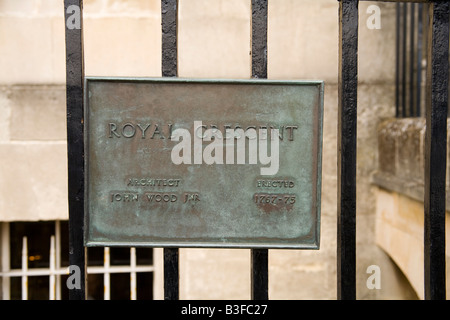 Plaque commémorative en hommage à l'architecte John Wood, architecte de la Royal Crescent, Bath, Angleterre. Banque D'Images