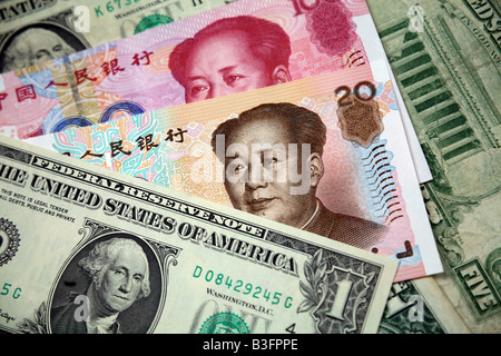 Les dollars américains et chinois Yen Banque D'Images