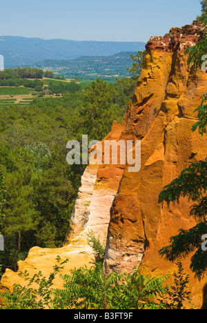 Les roches ocres à Roussillon, Provence Banque D'Images