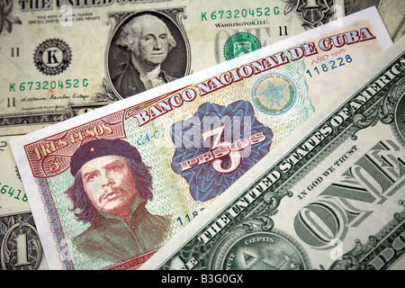 Che Guevara sur un billet de Cuba avec le dollar des États-Unis Banque D'Images