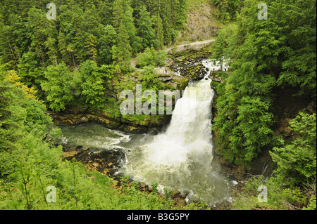 Saut de cascade d'or et sur le Doubs Banque D'Images