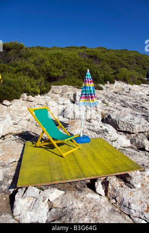 Dernier recours sur les rochers en vacances à partir de l'île de san domino île tremiti foggia gargano mer ardiatic fg mediterran Banque D'Images