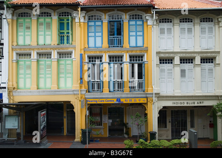 Rénové avec goût aux couleurs vives dans Chinatown, Singapour Banque D'Images