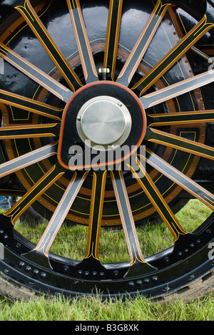 Détail de la roue sur vintage 1902 John Fowler A4 moteur de traction de la classe appelée Kitchener Banque D'Images