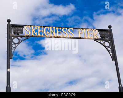 Jetée de Skegness Lincolnshire England UK metal sign Banque D'Images