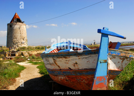 Vieux Moulin près de Trapani, Sicile Italie Banque D'Images