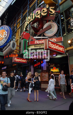 Un restaurant Applebees, sur la 42e Rue, à Times Square à New York le 20 août 2008 Frances Roberts Banque D'Images