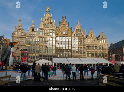 Patinoire à Grote Markt à Anvers (Belgique) Banque D'Images