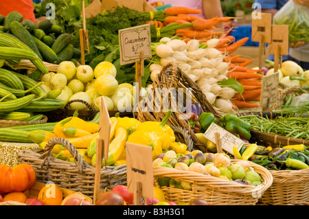 New York, Boise. Le centre-ville coloré City Farmers Market. Produits frais colorés pour la vente. Banque D'Images