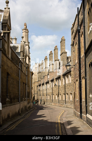 Rangée de cheminées Tudor le long de la Trinity Lane, Cambridge. Banque D'Images