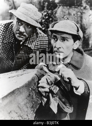 THE HOUND OF THE BASKERVILLES TCF 1939 film avec Basil Rathbone à droite comme Holmes et Nigel Bruce Banque D'Images