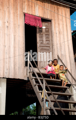 Cambodge Kompong Cham Cham scène de village Banque D'Images