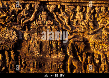 Mur de l'Est détail sculpture relief borobudur java indonésie Banque D'Images