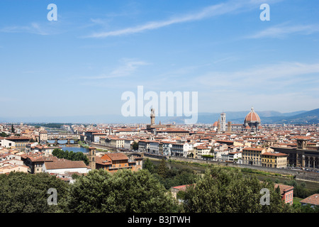 Vue sur la ville à partir de la Piazzale Michelangelo, Florence, Toscane, Italie Banque D'Images