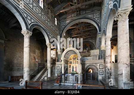 Intérieur de l'église de San Miniato al Monte sur l'Oltrarno, Florence, Toscane, Italie Banque D'Images