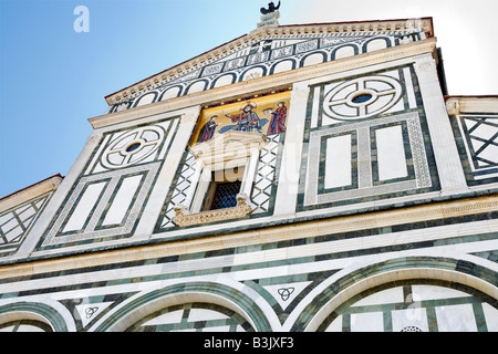 Façade de l'église de San Miniato al Monte sur l'Oltrarno, Florence, Toscane, Italie Banque D'Images