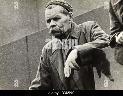 L'auteur russe Maxime Gorki de 1868 à 1936 vu ici en 1932 sur le podium de la Place Rouge, Moscou Banque D'Images