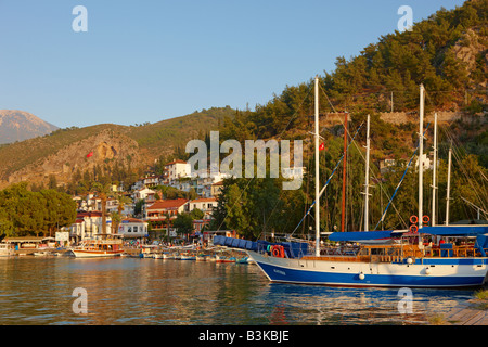 Bateaux dans Fethiye marina. Fethiye, Province de Mugla, Turquie. Banque D'Images