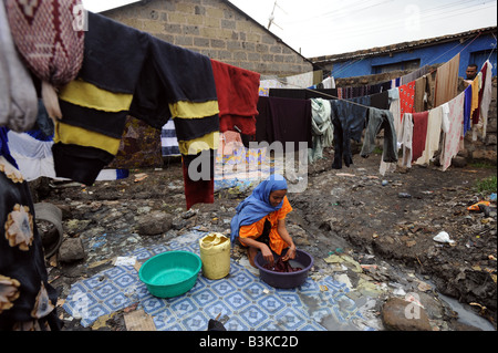 Fortuné Abdi a dit 16 lave linge dans la banlieue d'Eastleigh à Nairobi Kenya 67 2008 Banque D'Images