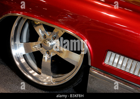 Roue de voiture classique brillant Banque D'Images