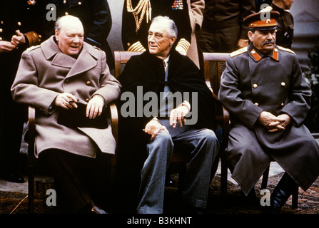 Conférence de Yalta en février 1945 à la palais de Livadia. De gauche Churchill, Roosevelt et Staline. Gale Lewis Photo Banque D'Images