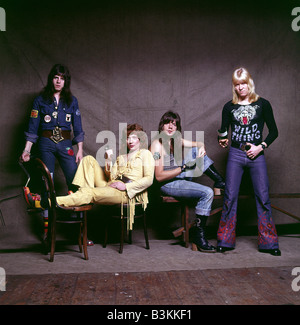 La douce photo de promotion du groupe de glam rock britannique de 1973. De gauche' Mick Tucker, Steve Priest, Andy Scott, Brian Connolly Banque D'Images