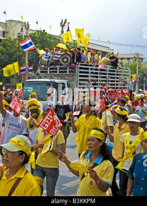 L'Alliance populaire pour la démocratie : lutte contre le groupe le long de rue à Bangkok Thaïlande JPH0110 Banque D'Images