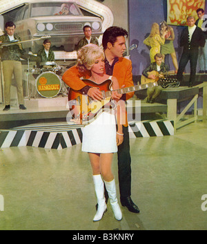 SPEEDWAY 1968 MGM film avec Elvis Presley et Nancy Sinatra Banque D'Images