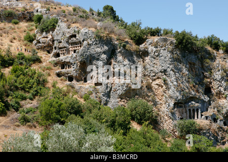 Rock cut tombeaux à Tlos une ancienne ville lycienne dans le sud-ouest de la Turquie moderne Banque D'Images