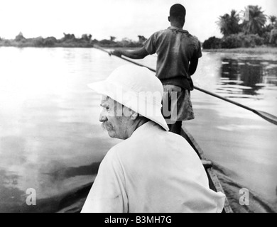 Un médecin missionnaire alsacien Albert Schweitzer, théologien et philosophe musicien sur le fleuve Ogowe Afrique équatoriale française Banque D'Images