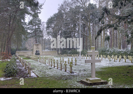 Cimetière militaire français libre dans la neige Banque D'Images