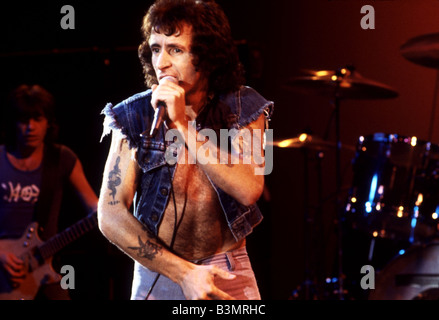 AC/DC avec Bon Scott, le chanteur australien en 1979 Banque D'Images