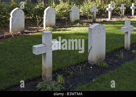 Cimetière militaire français de pierres tombales Banque D'Images