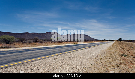 Route principale de Windhoek pour le nord dans le Damaraland Namibie Banque D'Images