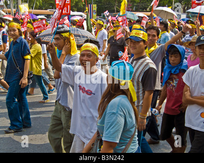 L'Alliance populaire pour la démocratie : lutte contre le groupe le long de rue à Bangkok Thaïlande JPH0106 Banque D'Images