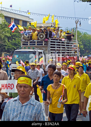 L'Alliance populaire pour la démocratie : lutte contre le groupe le long de rue à Bangkok Thaïlande JPH0109 Banque D'Images