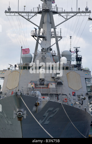 USS Barry DDG 52 une classe Arleigh Burke destroyer lance-missiles amarré à Portsmouth UK Banque D'Images